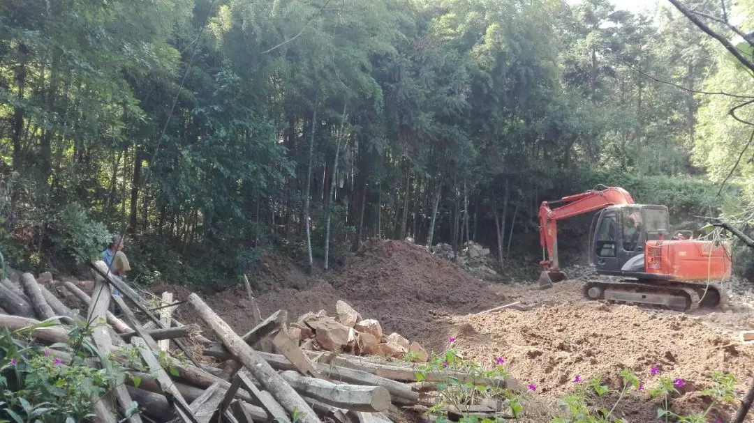 农村建房遇到下雨也不用怕，照着这样做就可以万无一失！